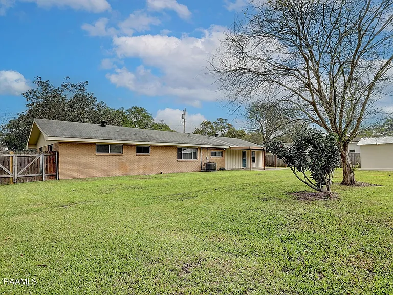 920 Marilyn Dr — Photo 15