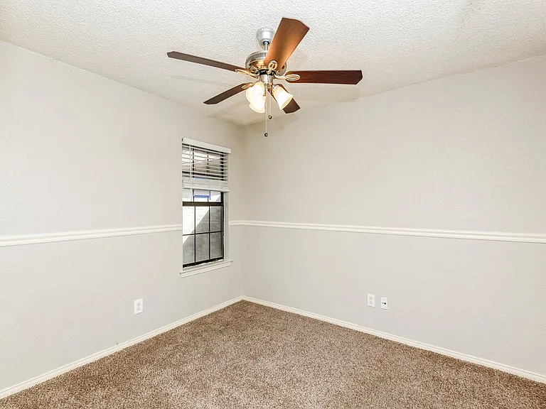 717 Parkwest Blvd — Photo 13