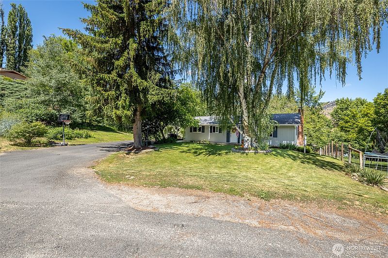 2nd image of 6038 Hazel Place