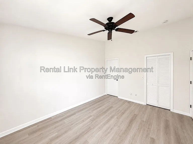 320 SW 3rd Pl #3 — Photo 10