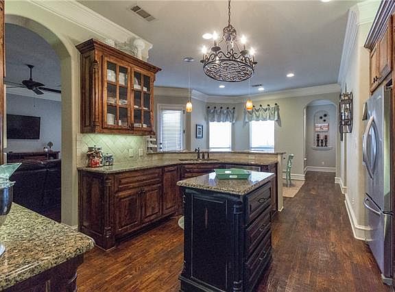 4th image of 7801 Barfields Way