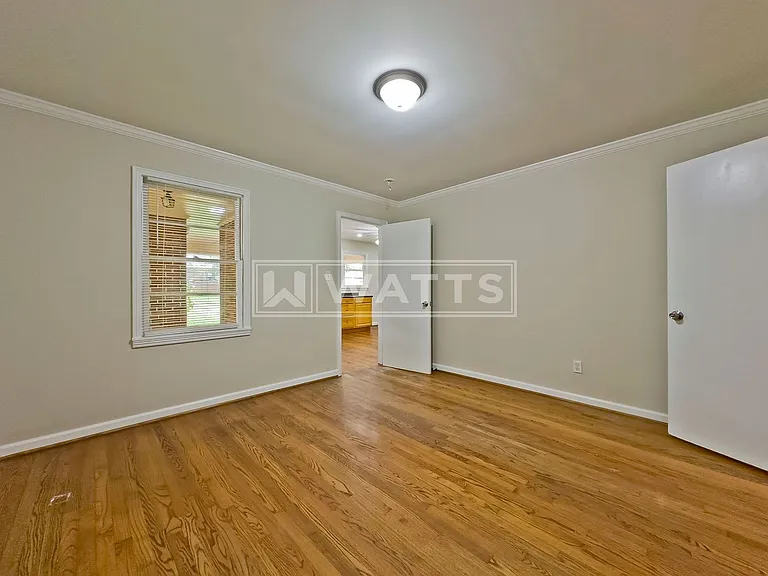 2324 3rd St NE — Photo 11