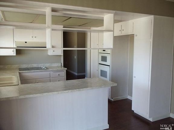 3rd image of 180 Isle Royale Cir