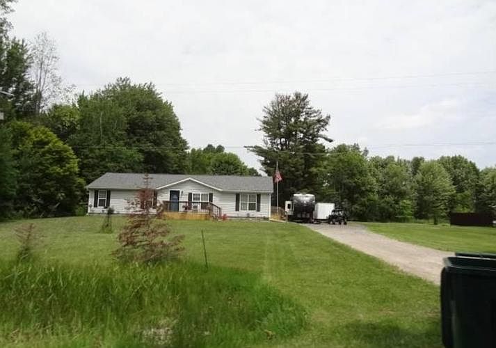 2nd image of 7038 Ravenswood Rd