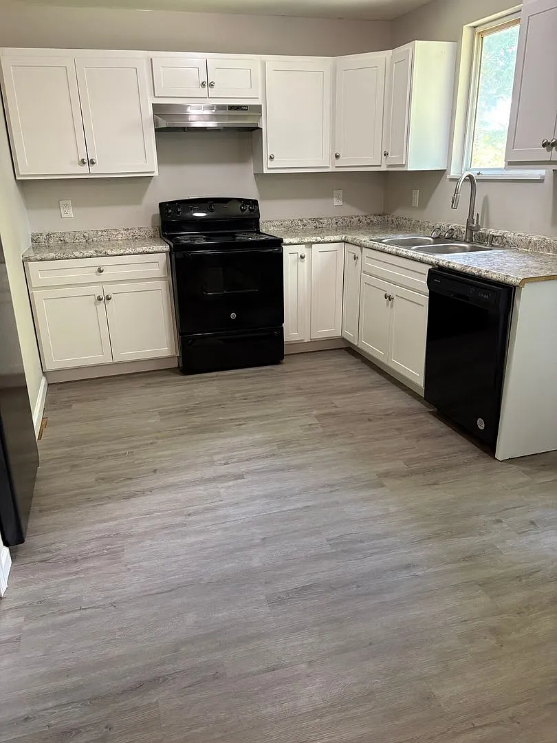 Move in ready! — Photo 4