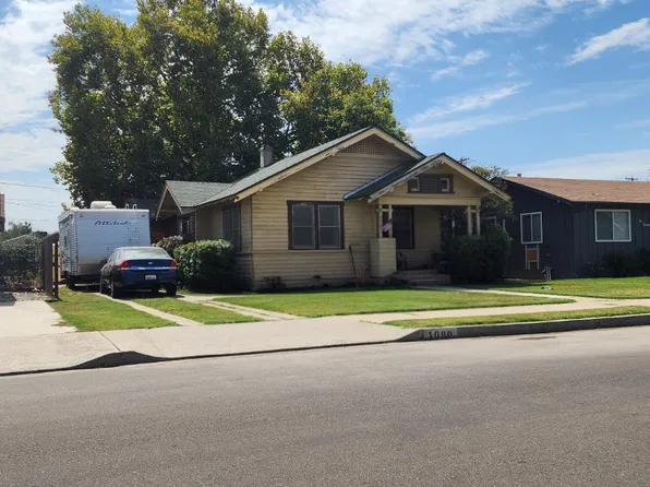 1080 Union St, Kingsburg, CA 93631