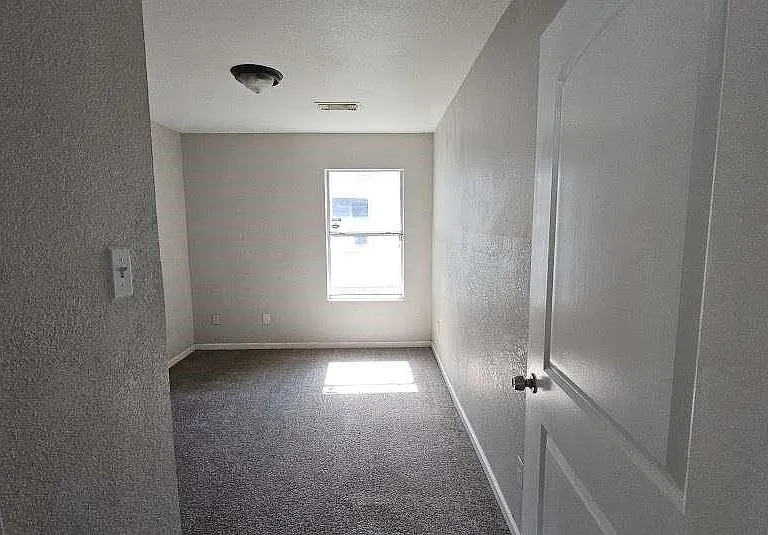 11919 Greenmesa Dr — Photo 9
