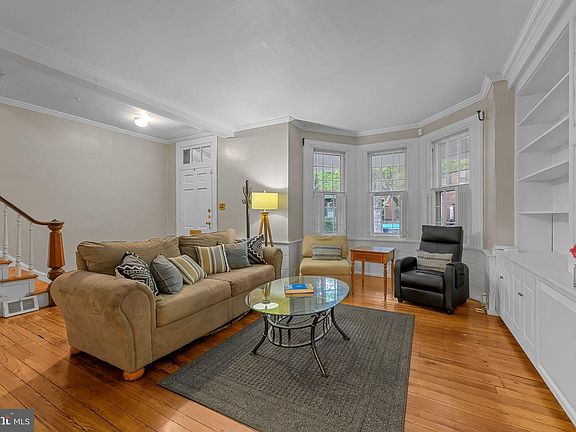 4th image of 1010 Trenton Pl