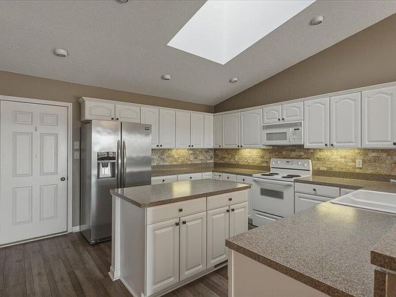 3rd image of 509 Cimarron Cir