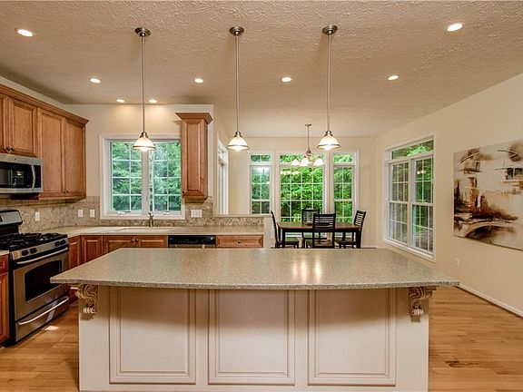 4th image of 665 Galleon Dr