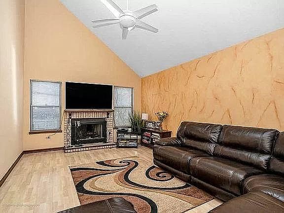 5th image of 538 La Salle Ct N