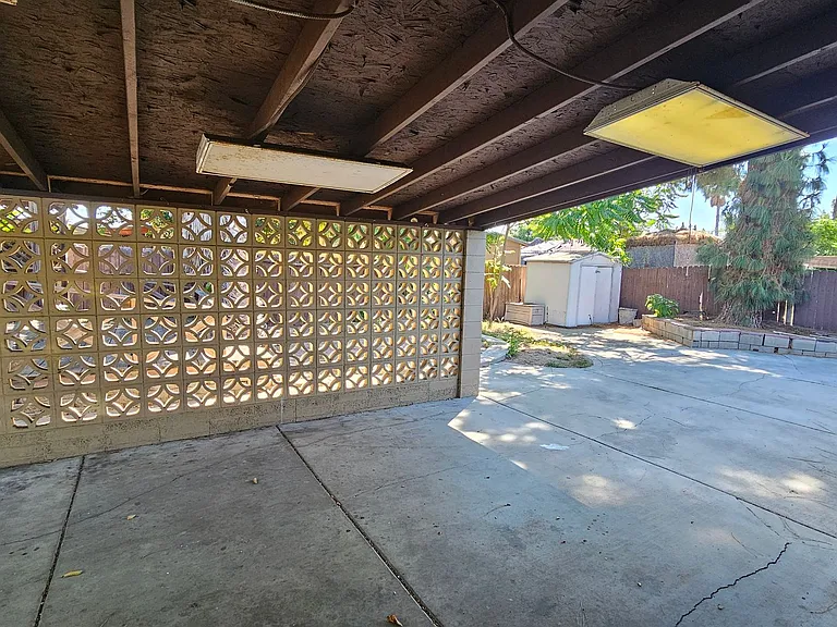 610 Daisy St — Photo 22