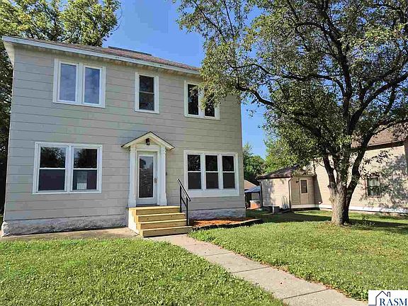 2nd image of 213 Summit St SW