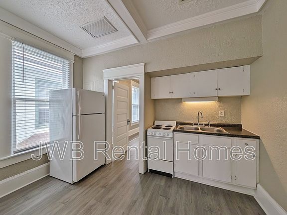 3rd image of 2743 Vernon Ter APT 9