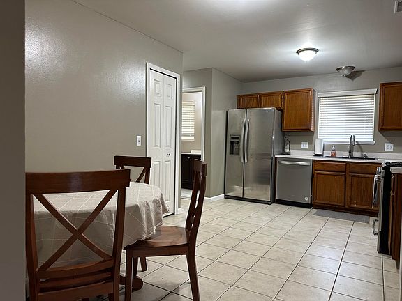 4th image of 19509 Heckman St