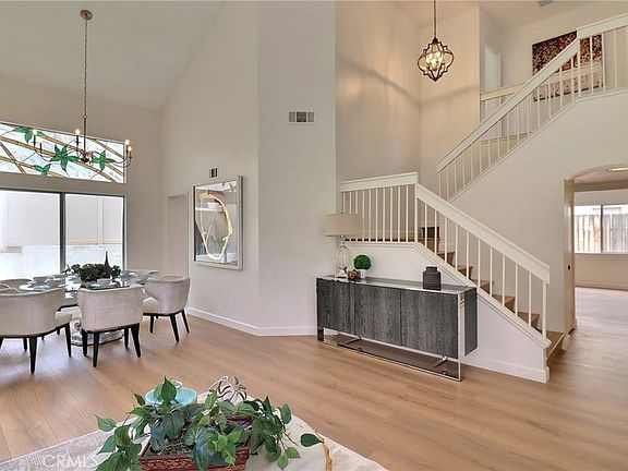 4th image of 23948 Lone Pine Dr