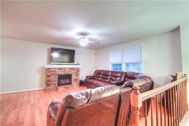 2nd image of 527 Linda Ln