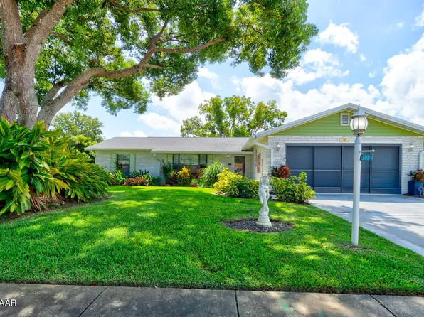 208 N Paul Revere Dr, Daytona Beach, FL 32119