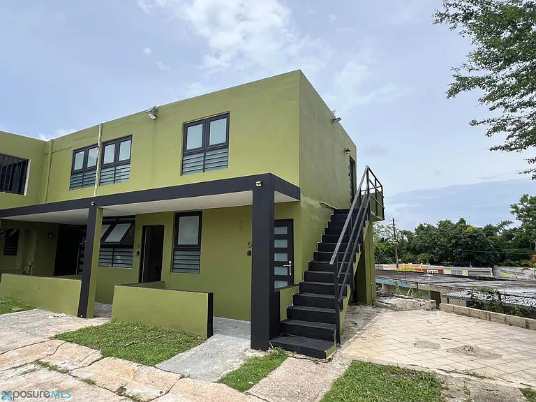 Apt #7 Urb Sierra Bayamon Apt. #7 98 1 Calle 84 Ba #Apt #7 — Photo 2