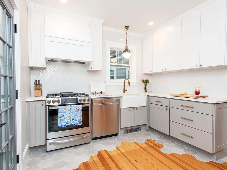 229 Summit Ave — Photo 8