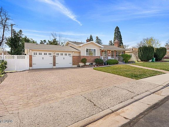 2nd image of 730 Maplewood Dr