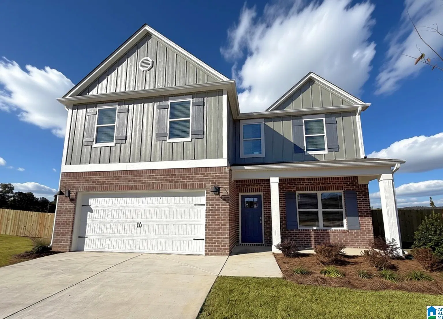 4 bed, 2.5 bath, 2339 sqft, $2,595 — Photo 2