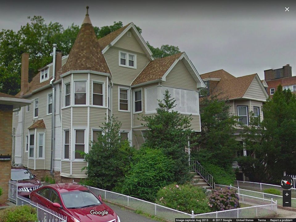 2nd image of 51 Kensington Ave
