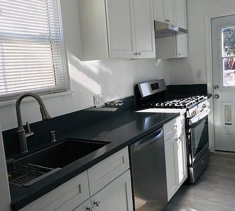 2nd image of 542 W Dryden St