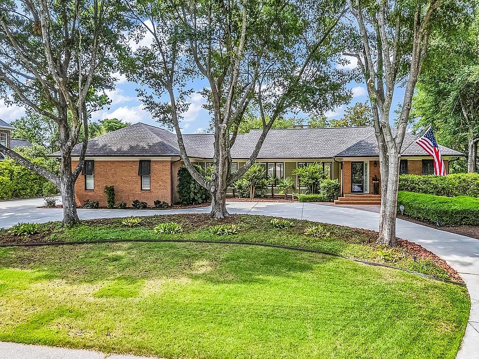 1st image of 406 Dunes Dr.
