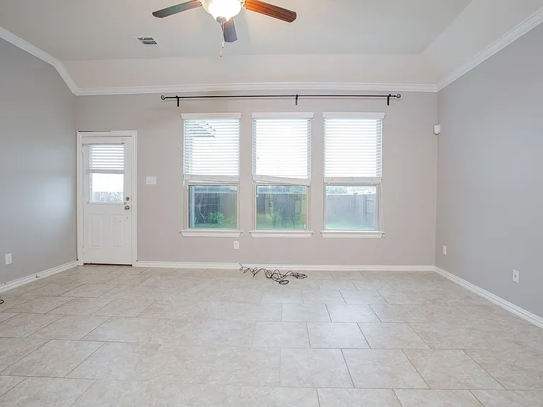 2700 Auburn Chestnut Ln — Photo 12