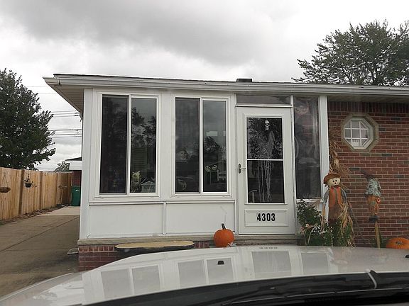 4th image of 4303 Linwood Ave