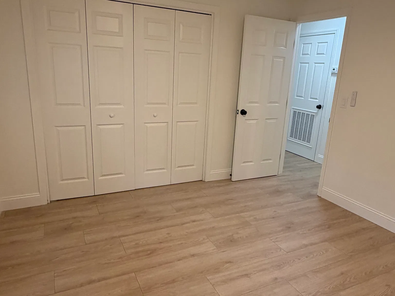 2 bed, 800 sqft, $1,500 — Photo 2