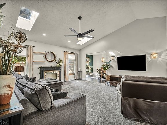 4th image of 153 Sonesta Ave