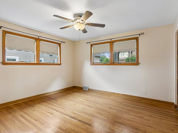 5th image of 648 Shermer Rd