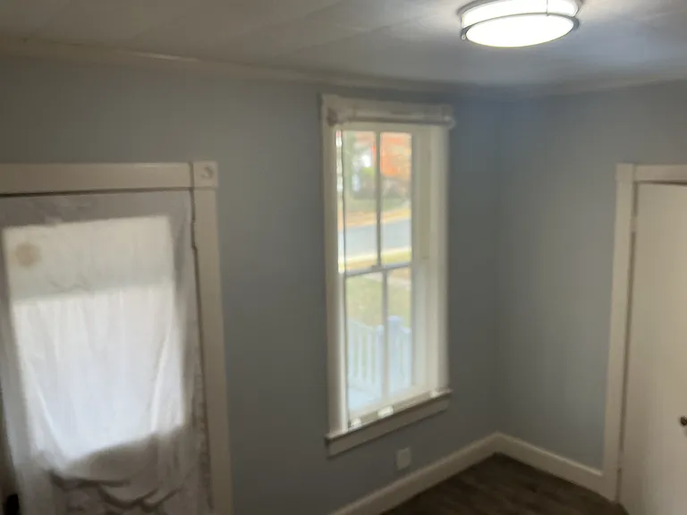 105 Russell Ave — Photo 17