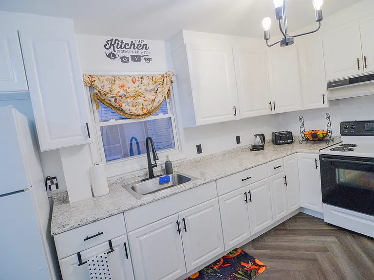Kitchen. Electric gas