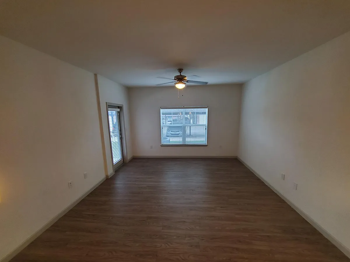 Building Photo - Sadler Dr