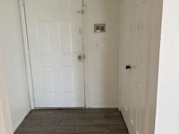 3988 Versailles Dr #3988