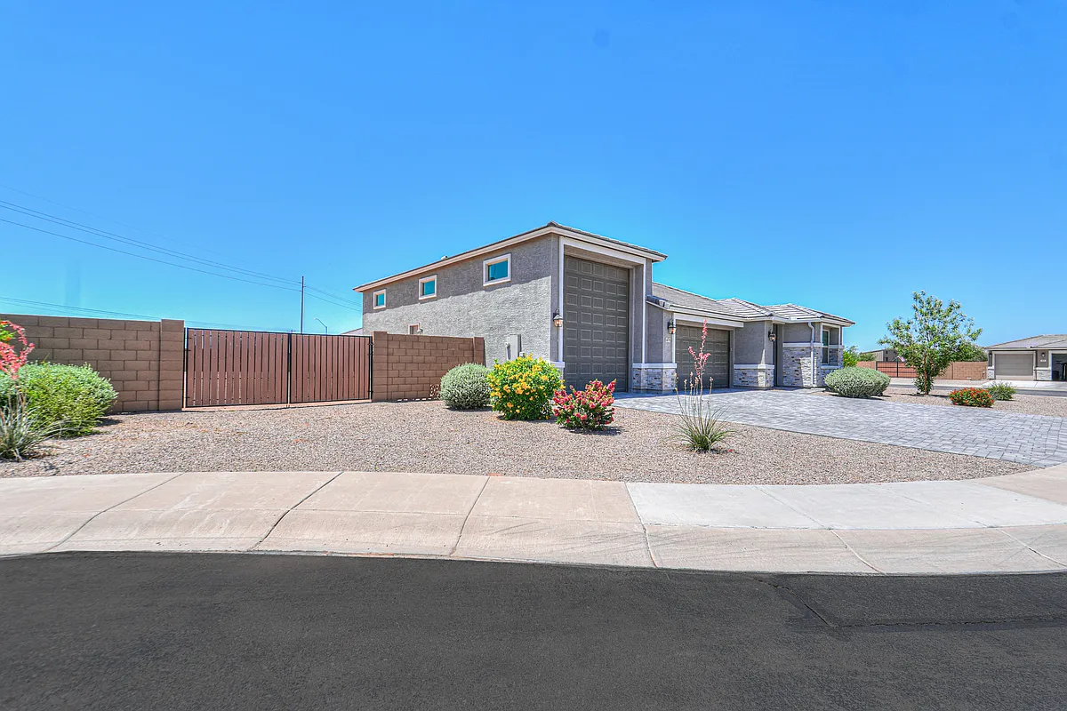 Building Photo - 1479 E Naples Ct