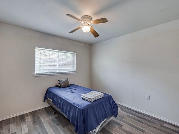 3rd image of 13406 Los Indios St Unit 2