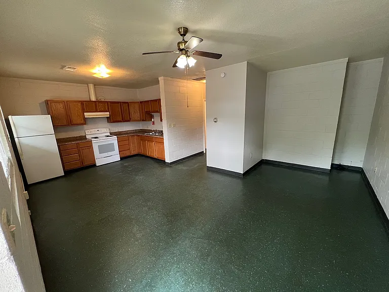 208 Grady Ave — Photo 4