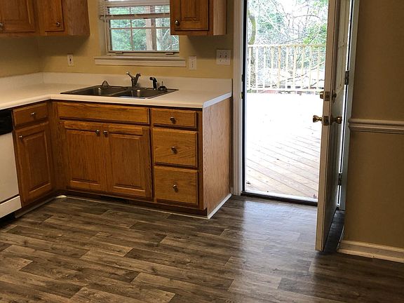 4th image of 1353 Northwood Cir NE