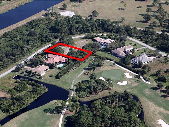 5th image of 836 SW Squire Johns Ln