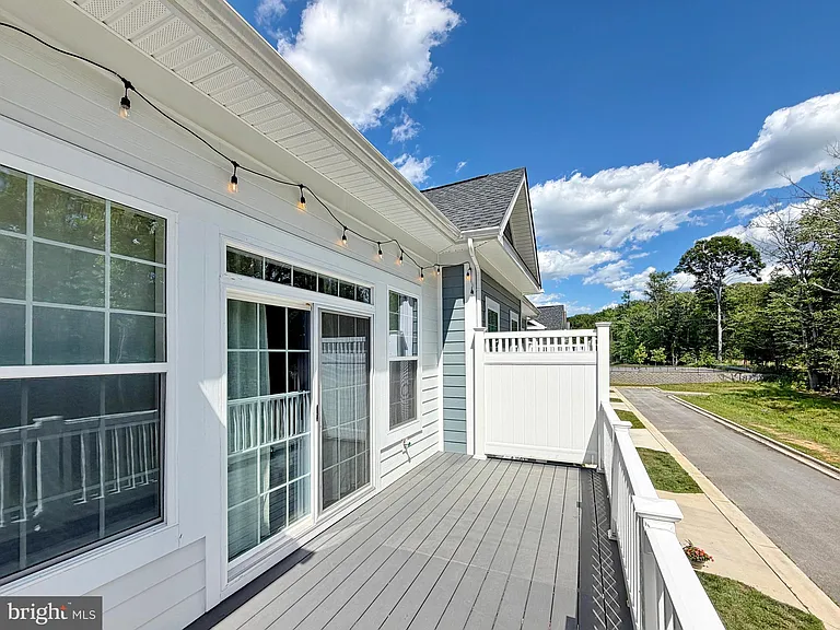 306 Buckeye Cir — Photo 9