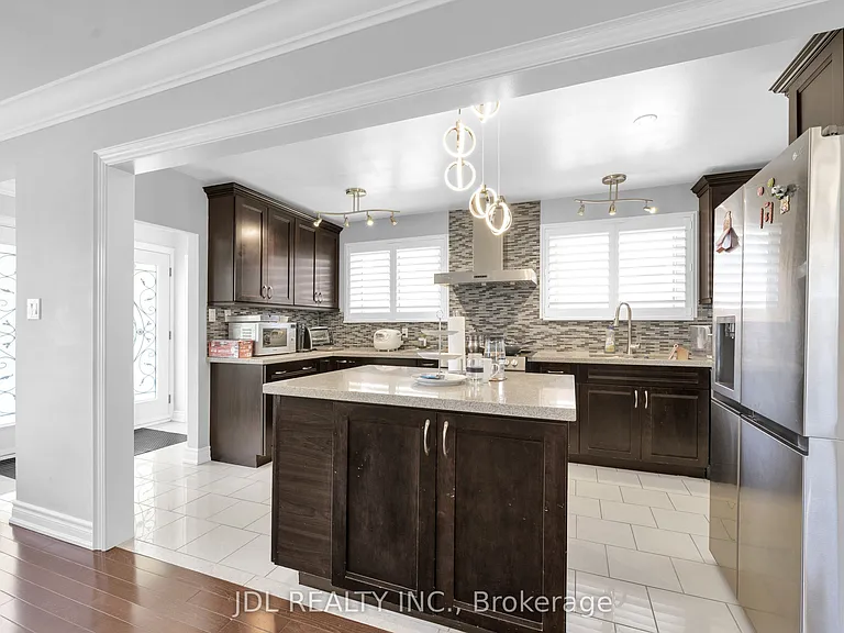 53 Southdale Dr — Photo 8