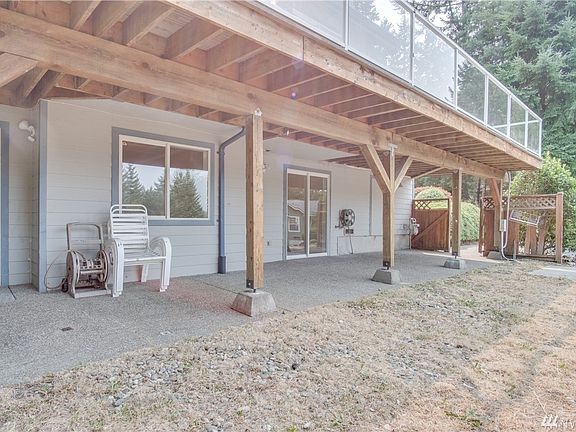 4th image of 1640 NW Vasquez Way