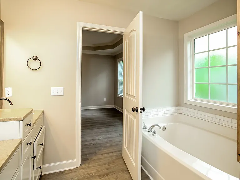 305 Talon Dr SE — Photo 14