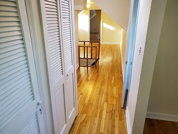 5th image of 1733 W Newport Ave APT 2F