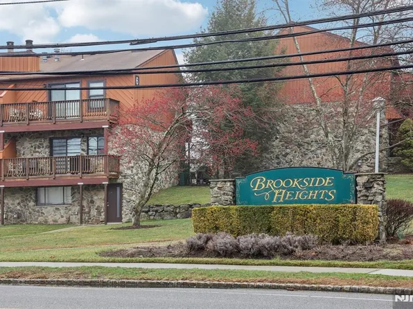 13 Brookside Dr, Wanaque, NJ 07465