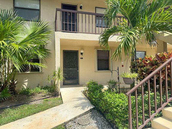 2nd image of 4654 Lucerne Lakes Boulevard E #105